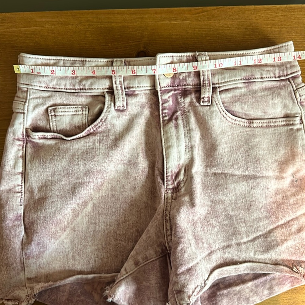 Universal Thread High Rise shorts - Picture 2 of 4